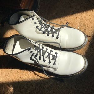 White dr martens